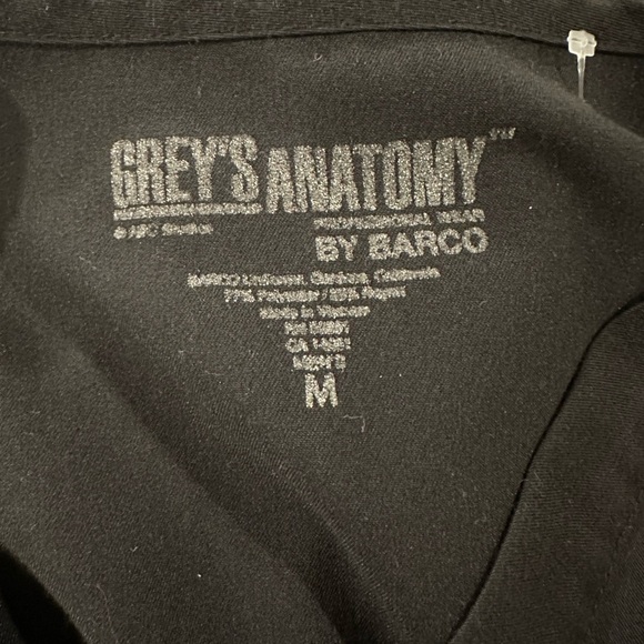 Grey’s Anatomy by Barco Medium Black V-Neck Scrub Top - Picture 5 of 5
